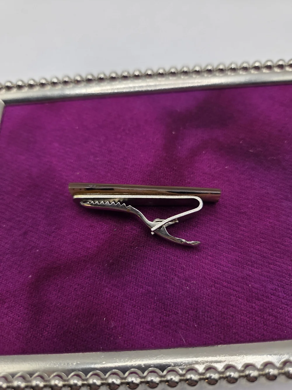 1522. Vintage Mother Of Pearl Tie Clip